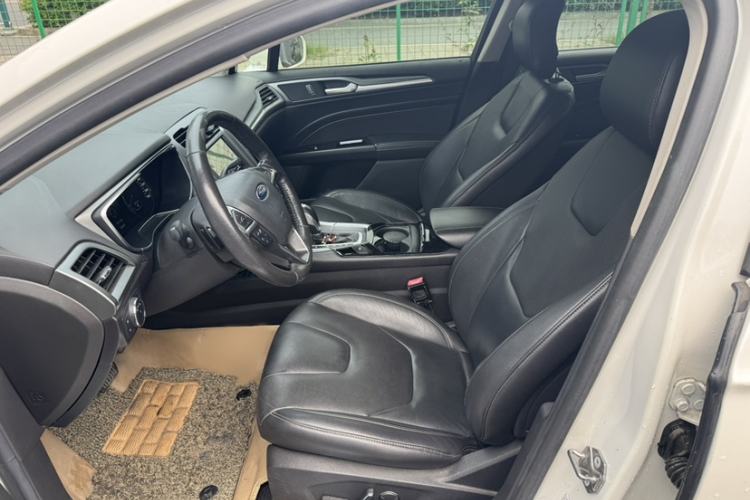 Used Ford Mondeo 2013 2.0L GTDi240 Luxury Sport Model Interior 2