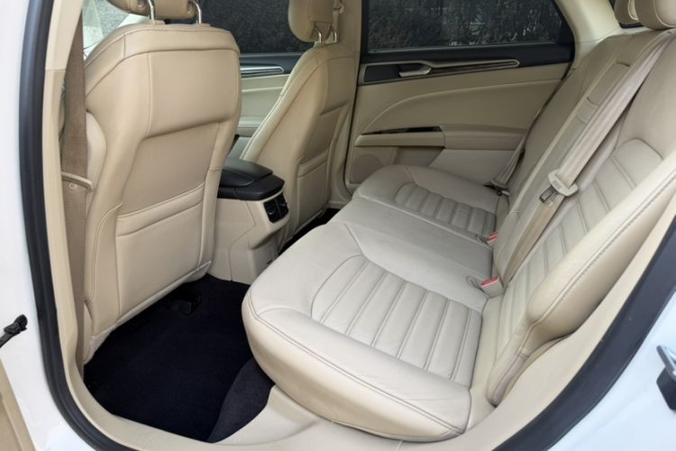 Used Ford Mondeo 2013 2.0L GTDi 200 Fashion Edition Interior 2