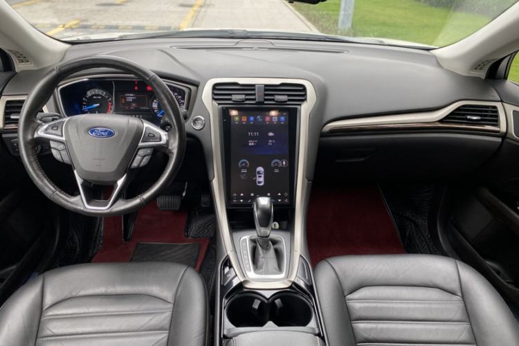 Used Ford Mondeo 2013 2.0L GTDi 200 Fashion Edition Interior 3