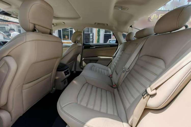 Used Ford Mondeo 2013 2.0L GTDi 200 Luxury Model Interior 3