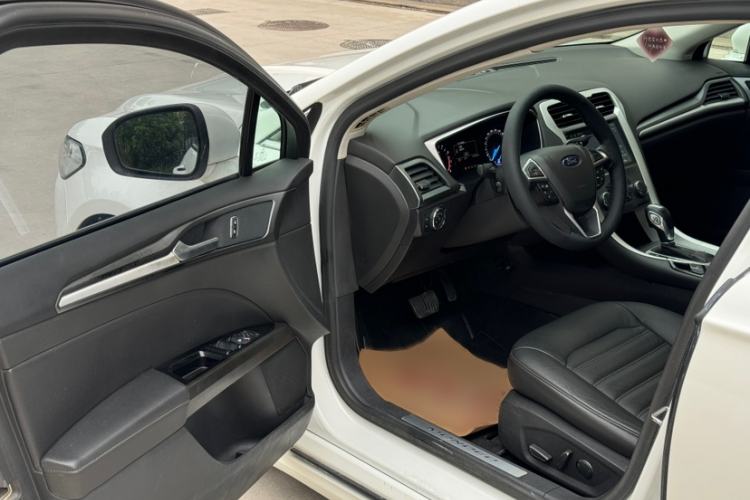 Used Ford Mondeo 2013 1.5L GTDi180 Fashion Edition Interior 3