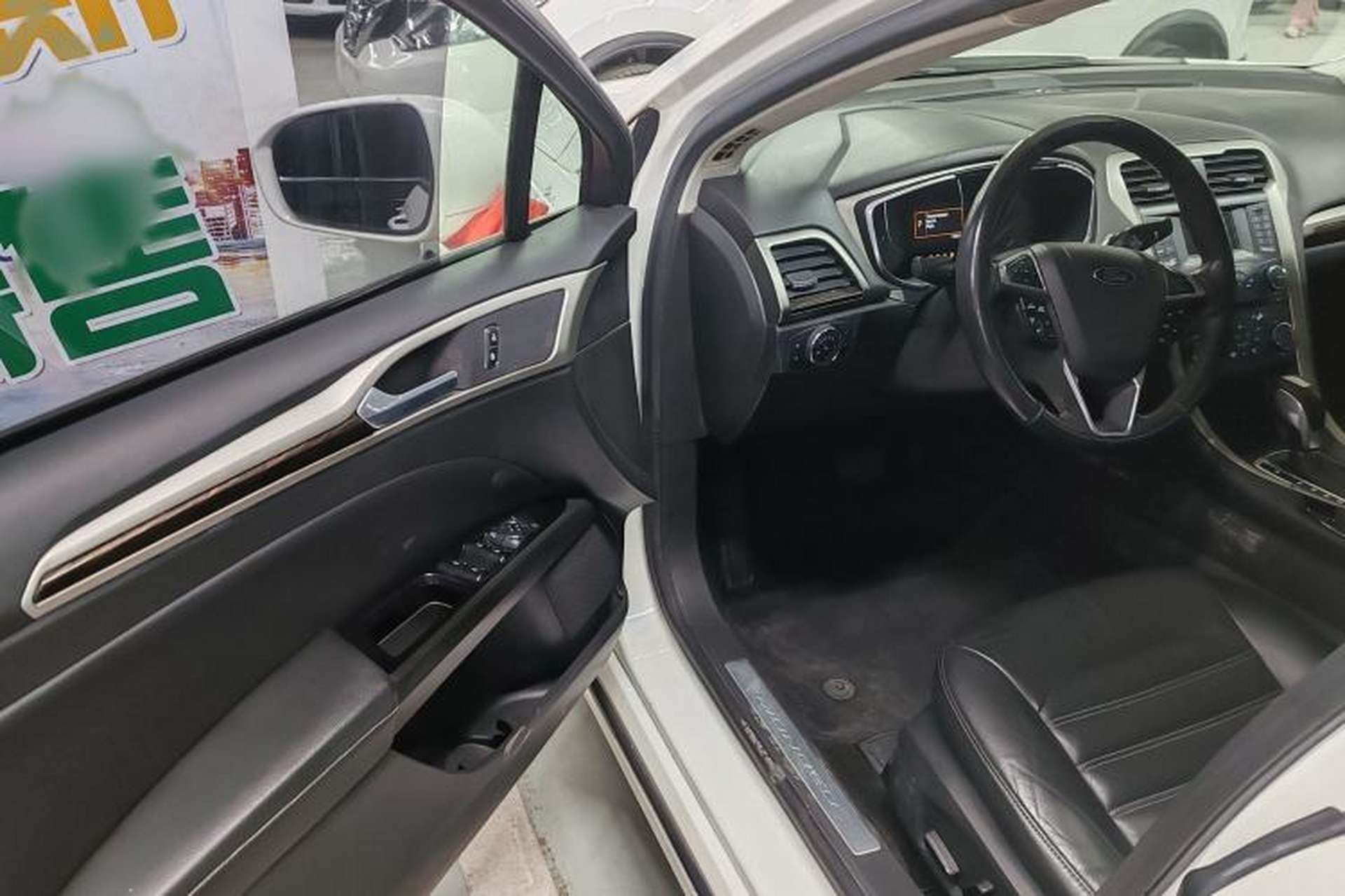 Used Ford Mondeo 2013 2.0L GTDi 200 Fashion Edition Interior 3
