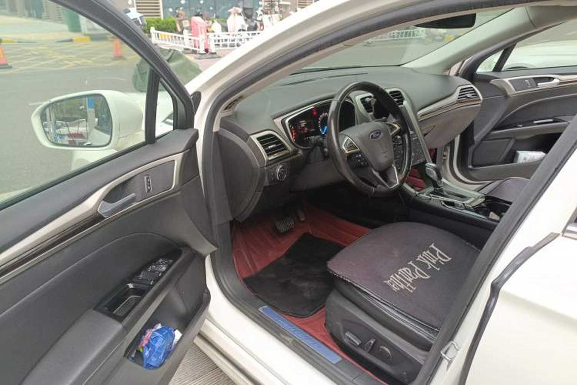 Used Ford Mondeo 2013 2.0L GTDi 200 Fashion Edition Interior 3