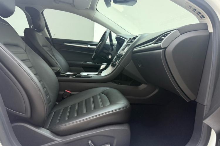 Used Ford Mondeo 2013 1.5L GTDi180 Fashion Edition Interior 3