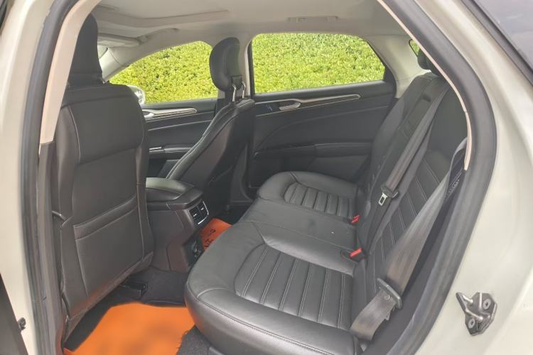 Used Ford Mondeo 2013 2.0L GTDi 200 Fashion Edition Interior 3