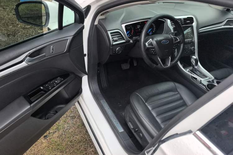 Used Ford Mondeo 2013 1.5L GTDi180 Fashion Edition Interior 3