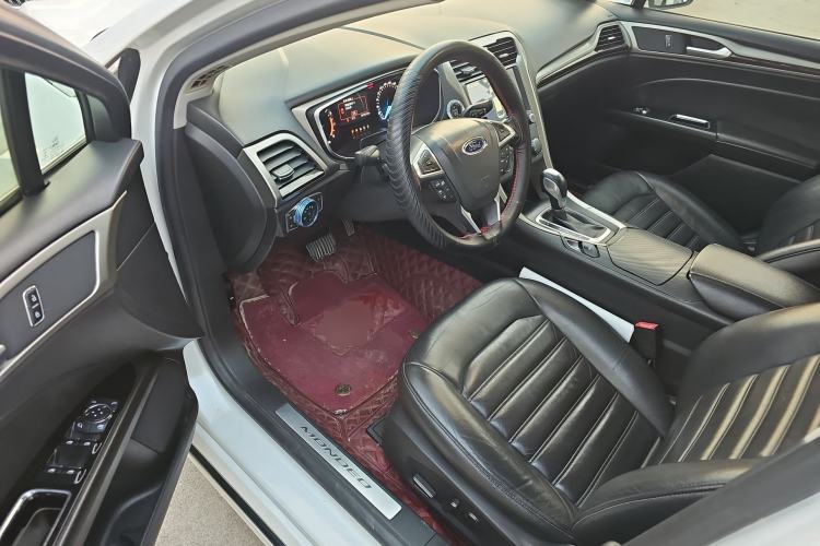 Used Ford Mondeo 2013 2.0L GTDi 200 Fashion Edition Interior 3