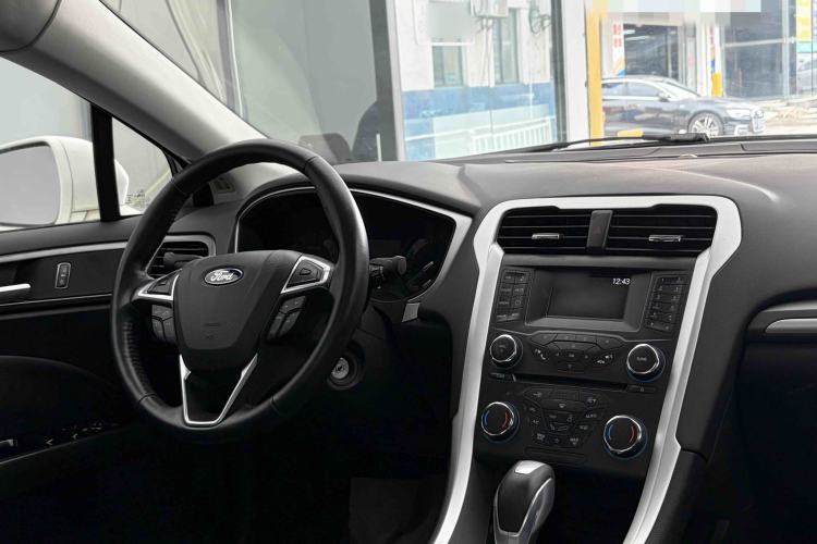 Used Ford Mondeo 2013 1.5L GTDi180 Fashion Edition Interior 4