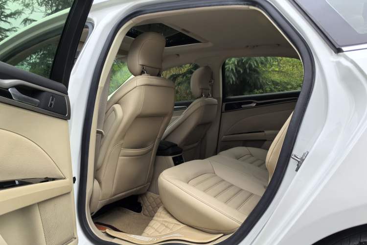 Used Ford Mondeo 2013 1.5L GTDi180 Fashion Edition Interior 4