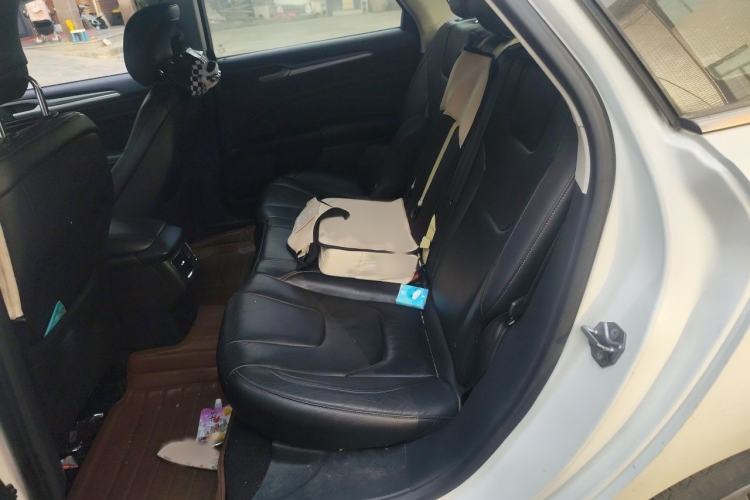 Used Ford Mondeo 2013 2.0L GTDi240 Luxury Sport Model Interior 4