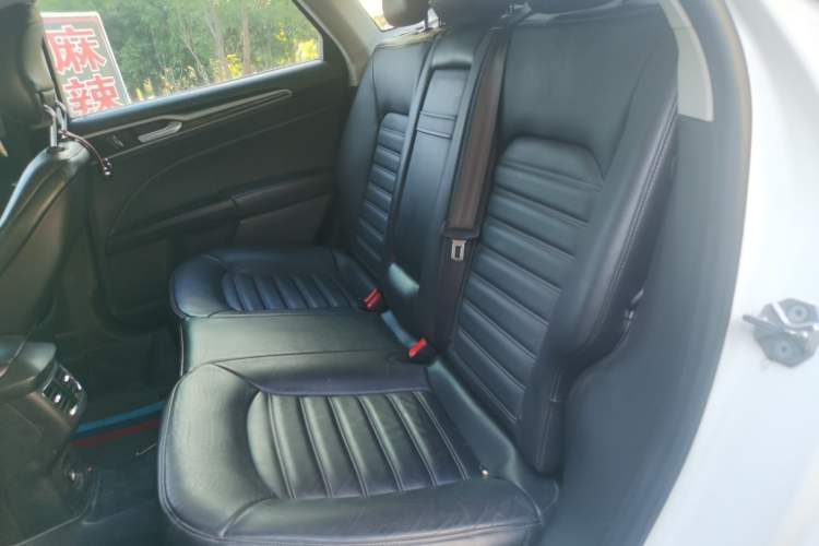 Used Ford Mondeo 2013 2.0L GTDi 200 Fashion Edition Interior 4