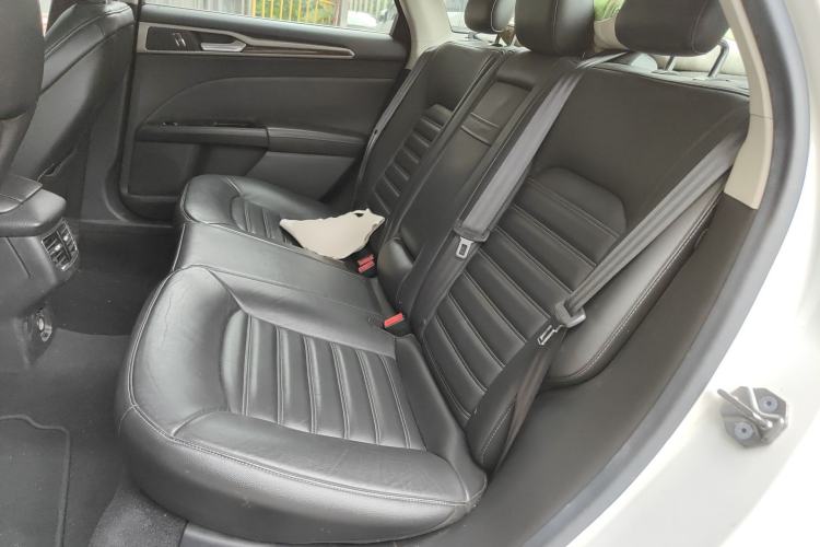 Used Ford Mondeo 2013 2.0L GTDi 200 Luxury Model Interior 4