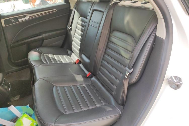 Used Ford Mondeo 2013 2.0L GTDi 200 Luxury Model Interior 4
