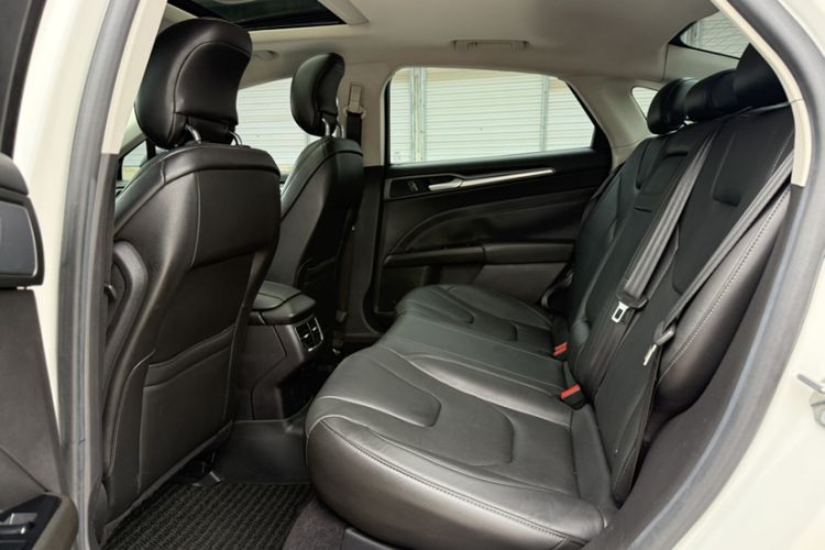 Used Ford Mondeo 2013 2.0L GTDi240 Luxury Sport Model Interior 4