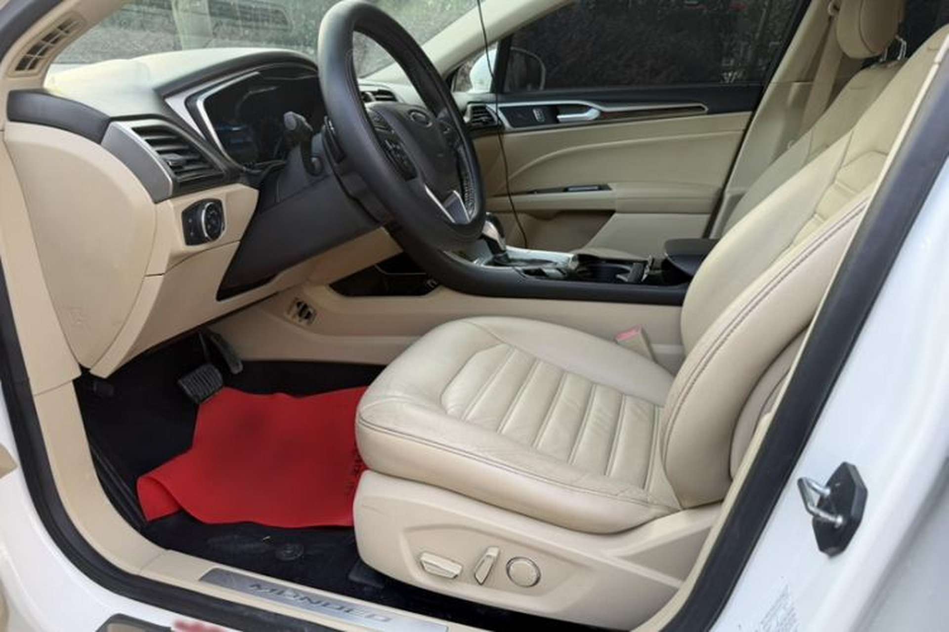 Used Ford Mondeo 2013 2.0L GTDi 200 Fashion Edition Interior 5