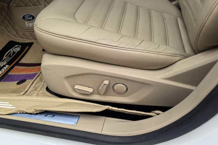 Used Ford Mondeo 2013 1.5L GTDi180 Fashion Edition Interior 8