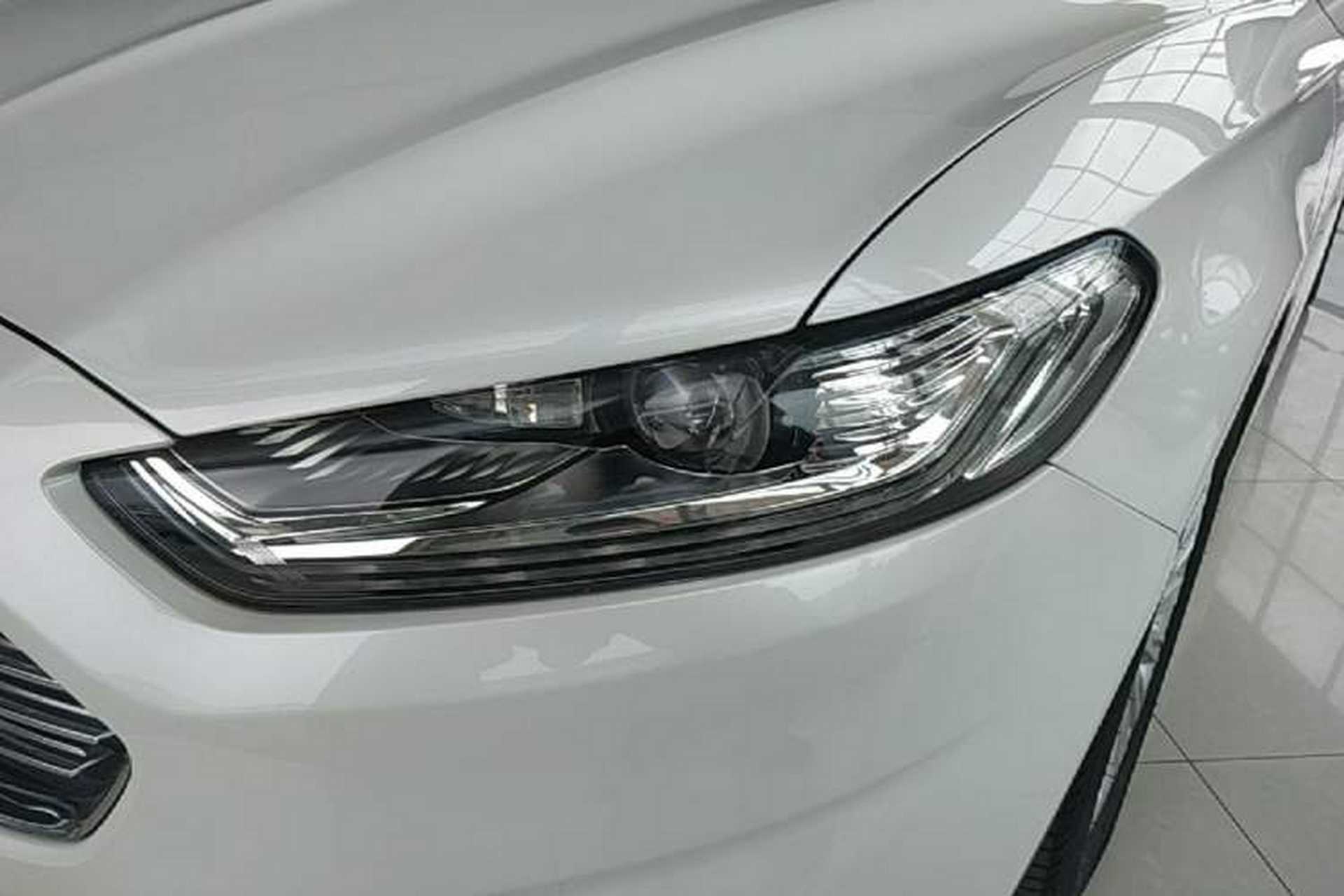 Used Ford Mondeo 2013 2.0L GTDi 200 Luxury Model Left Front Headlight