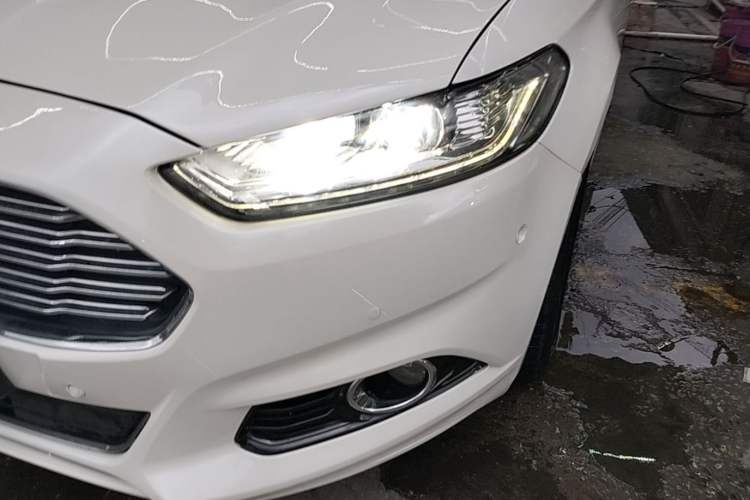 Used Ford Mondeo 2013 2.0L GTDi 200 Luxury Model Left Front Headlight