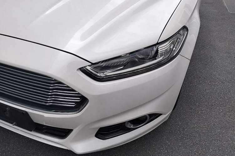 Used Ford Mondeo 2013 2.0L GTDi 200 Luxury Model Left Front Headlight