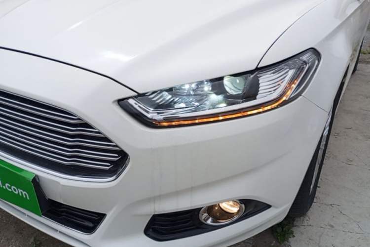Used Ford Mondeo 2013 2.0L GTDi 200 Fashion Edition Left Front Headlight