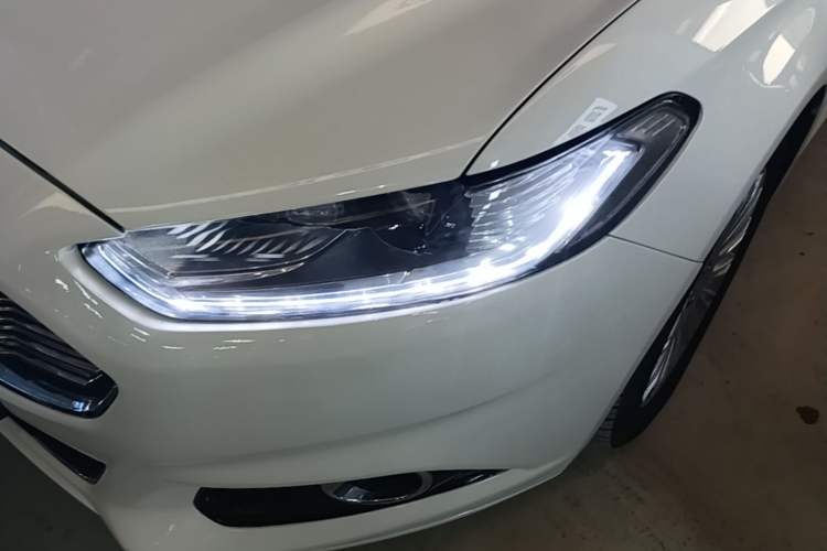 Used Ford Mondeo 2013 2.0L GTDi 200 Fashion Edition Left Front Headlight