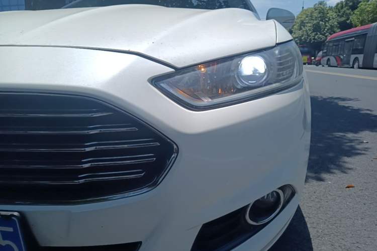 Used Ford Mondeo 2013 2.0L GTDi 200 Fashion Edition Left Front Headlight