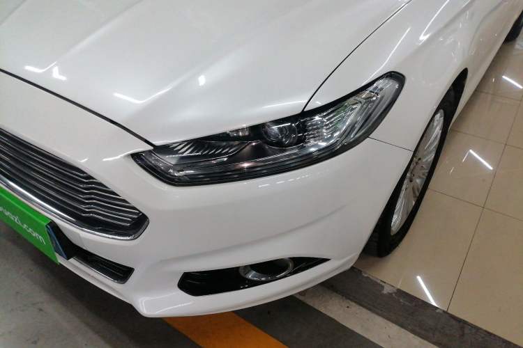 Used Ford Mondeo 2013 2.0L GTDi 200 Luxury Model Left Front Headlight