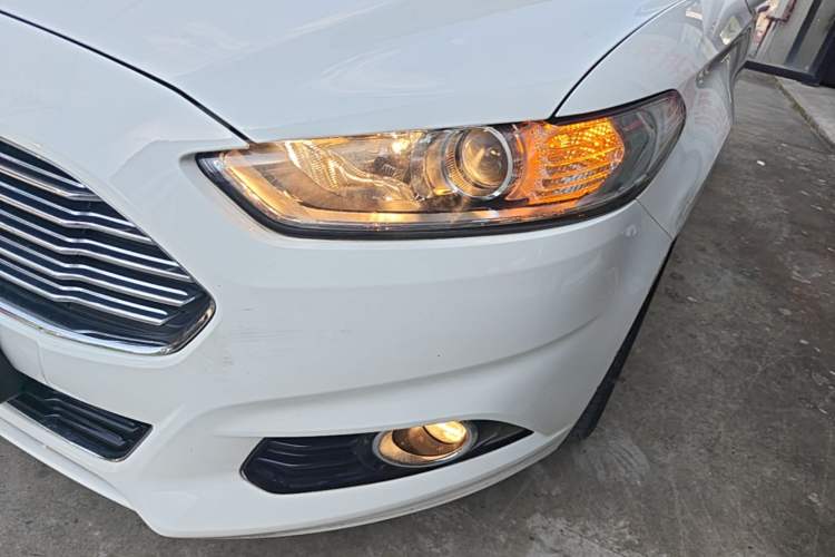 Used Ford Mondeo 2013 2.0L GTDi 200 Fashion Edition Left Front Headlight