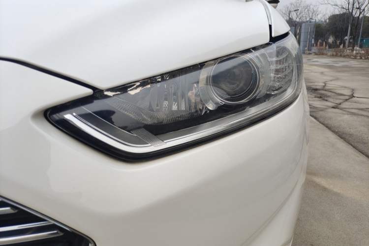 Used Ford Mondeo 2013 2.0L GTDi 200 Fashion Edition Left Front Headlight