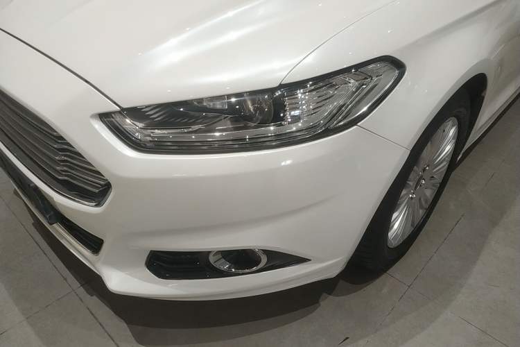Used Ford Mondeo 2013 2.0L GTDi 200 Luxury Model Left Front Headlight