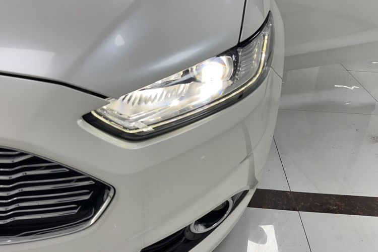 Used Ford Mondeo 2013 2.0L GTDi 200 Luxury Model Left Front Headlight