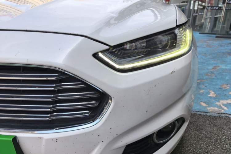 Used Ford Mondeo 2013 2.0L GTDi 200 Luxury Model Left Front Headlight