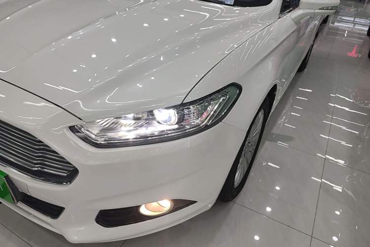 Used Ford Mondeo 2013 2.0L GTDi 200 Luxury Model Left Front Headlight