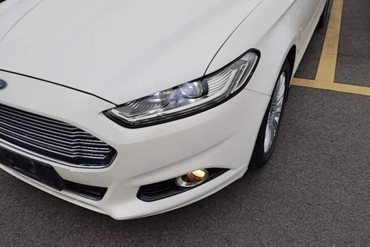 Used Ford Mondeo 2013 2.0L GTDi 200 Luxury Model Left Front Headlight