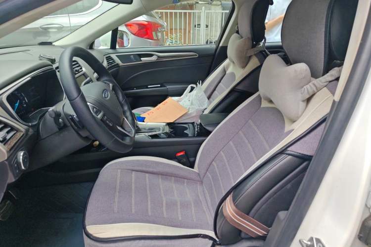Used Ford Mondeo 2013 2.0L GTDi 200 Luxury Model Left Front Seat