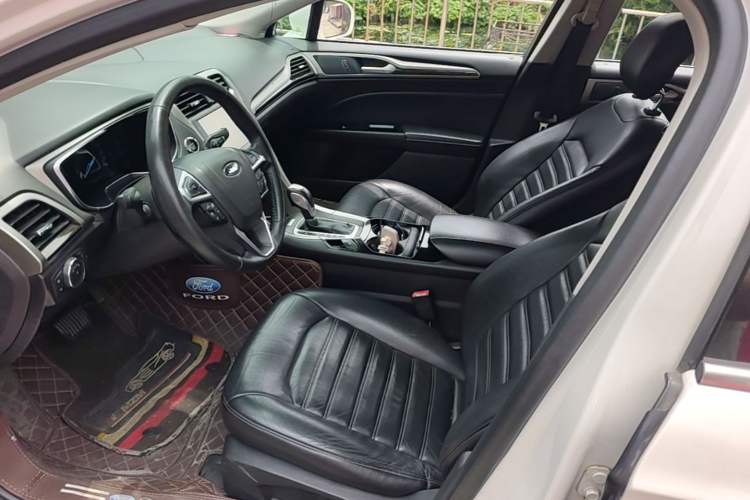 Used Ford Mondeo 2013 2.0L GTDi 200 Luxury Model Left Front Seat