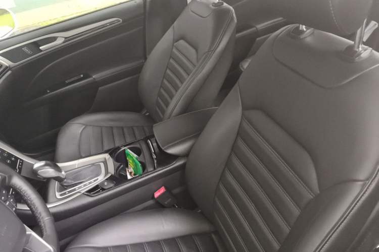 Used Ford Mondeo 2013 2.0L GTDi 200 Fashion Edition Left Front Seat