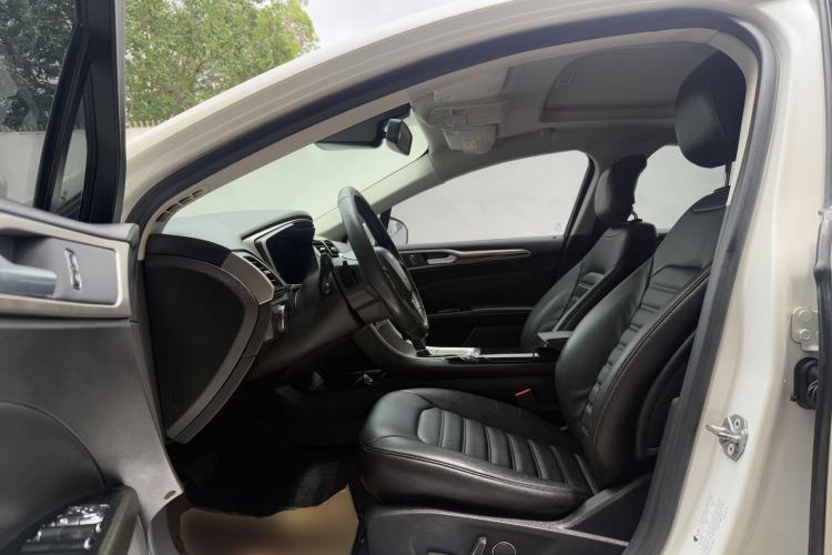 Used Ford Mondeo 2013 2.0L GTDi 200 Fashion Edition Left Front Seat