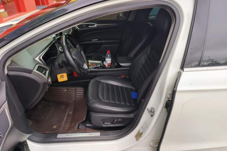 Used Ford Mondeo 2013 2.0L GTDi 200 Luxury Model Left Front Seat