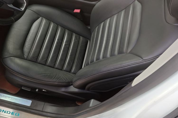 Used Ford Mondeo 2013 2.0L GTDi 200 Luxury Model Left Front Seat
