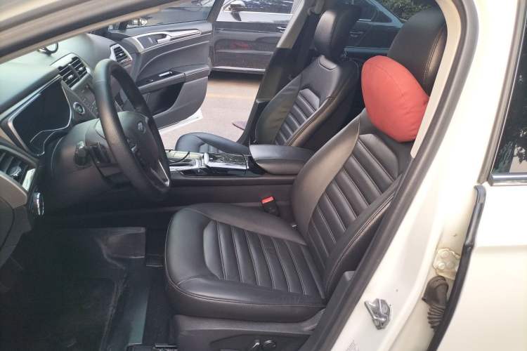 Used Ford Mondeo 2013 2.0L GTDi 200 Fashion Edition Left Front Seat