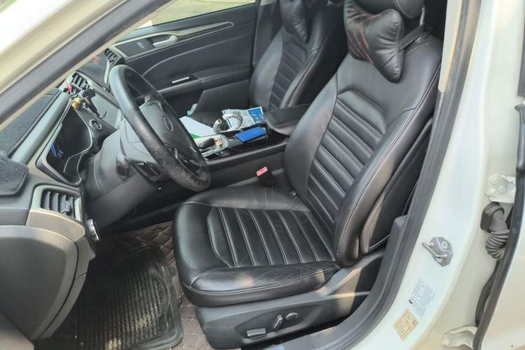 Used Ford Mondeo 2013 2.0L GTDi 200 Luxury Model Left Front Seat