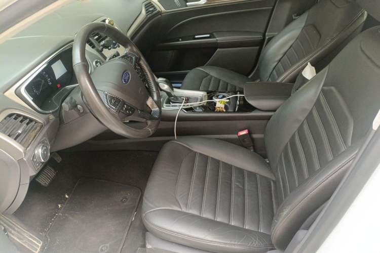 Used Ford Mondeo 2013 2.0L GTDi 200 Luxury Model Left Front Seat