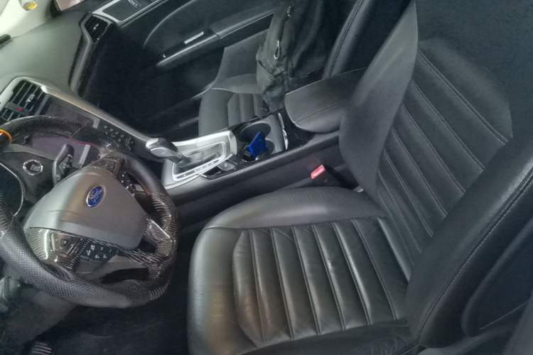 Used Ford Mondeo 2013 2.0L GTDi 200 Luxury Model Left Front Seat