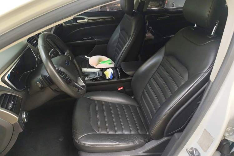 Used Ford Mondeo 2013 2.0L GTDi 200 Luxury Model Left Front Seat