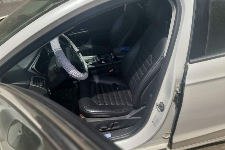 Used Ford Mondeo 2013 2.0L GTDi 200 Fashion Edition Left Front Seat