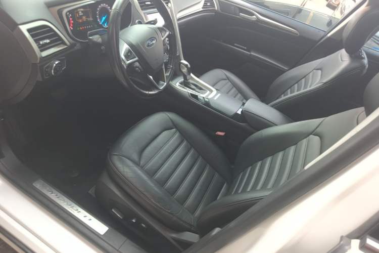Used Ford Mondeo 2013 2.0L GTDi 200 Fashion Edition Left Front Seat