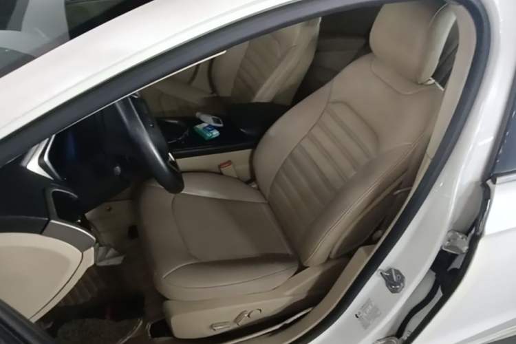 Used Ford Mondeo 2013 2.0L GTDi 200 Fashion Edition Left Front Seat