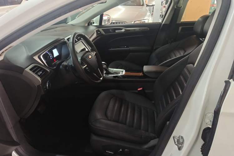 Used Ford Mondeo 2013 2.0L GTDi 200 Luxury Model Left Front Seat