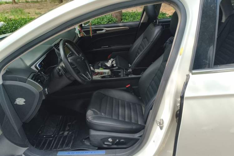Used Ford Mondeo 2013 2.0L GTDi 200 Luxury Model Left Front Seat
